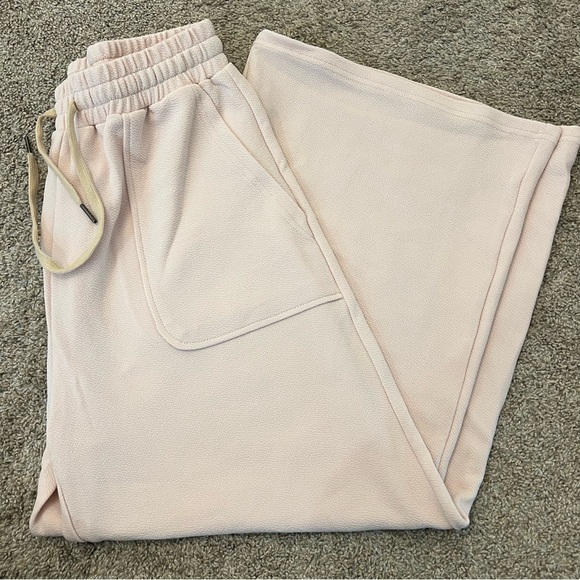 NWT Two Piece Set - Picture 6 of 8